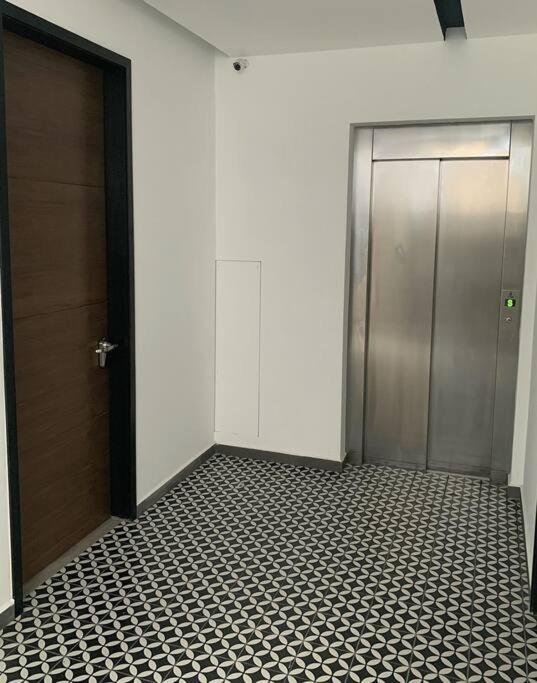 Apartamento Workspace-reliable Wifi-ac Close To Everything